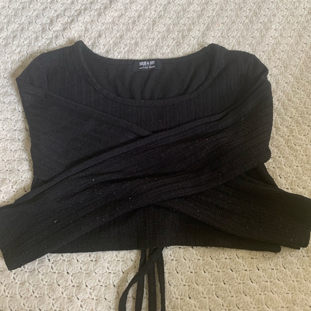 Black long sleeve crop top